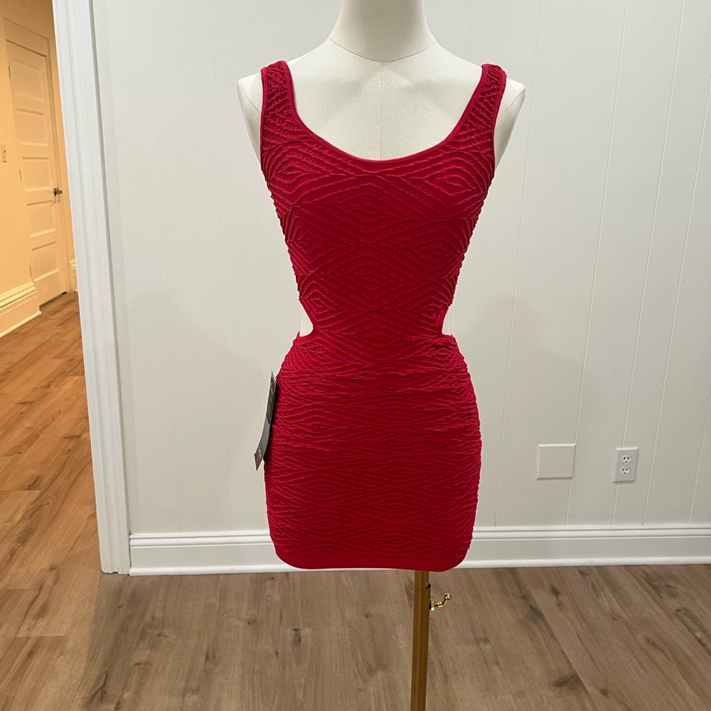 Bebe Textured Diamond Cut-Out Waist Curve-Hugging Club Party Bodycon Mini Dress - Picture 5 of 14